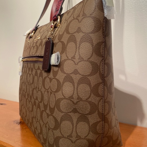 —SOLD—COACH Gallery Tote In Signature Canvas - Picture 7 of 8